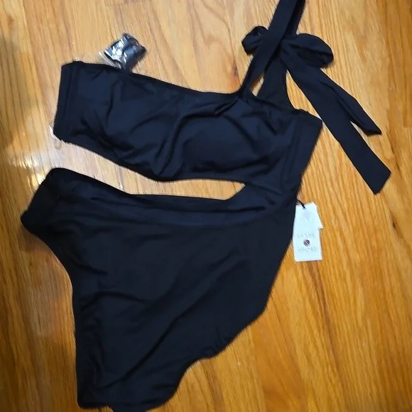 Shade & Shore Black One-Shoulder Cutout Swimsuit Size  Large (12-14) NWT - Picture 7 of 7